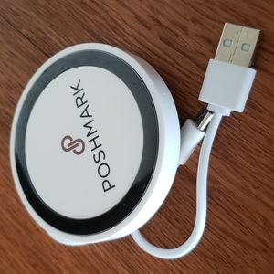 Poshmark Quake Wireless Charging Pad for Smartphone